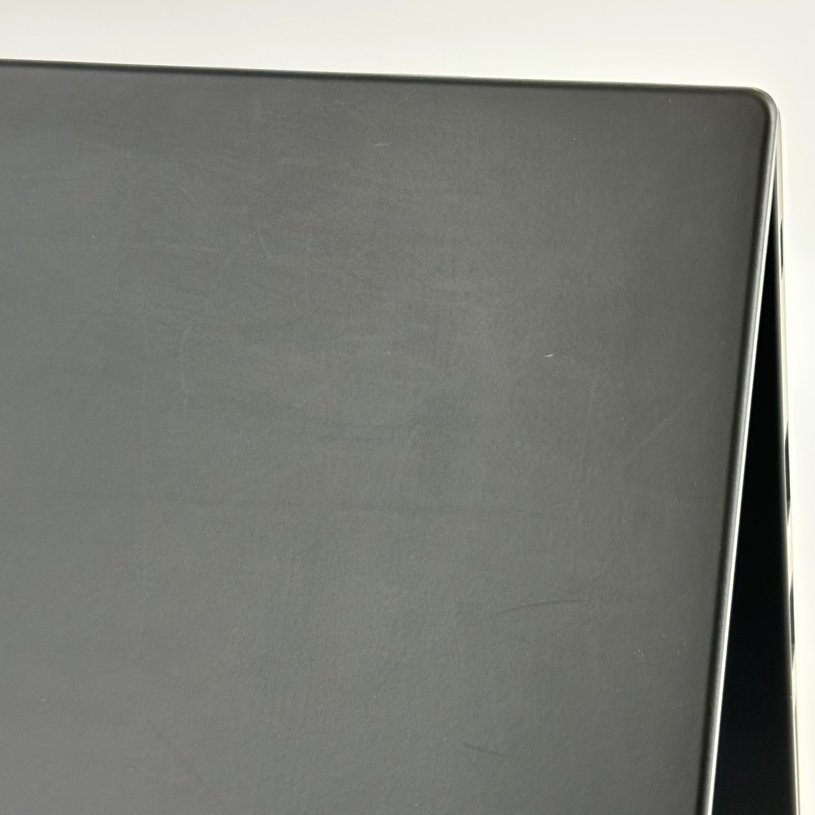 Lenovo ThinkPad P1 Gen 2 15.6 FHD i9-9880H 2.30GHz 16GB 512GB SSD Quadro T2000