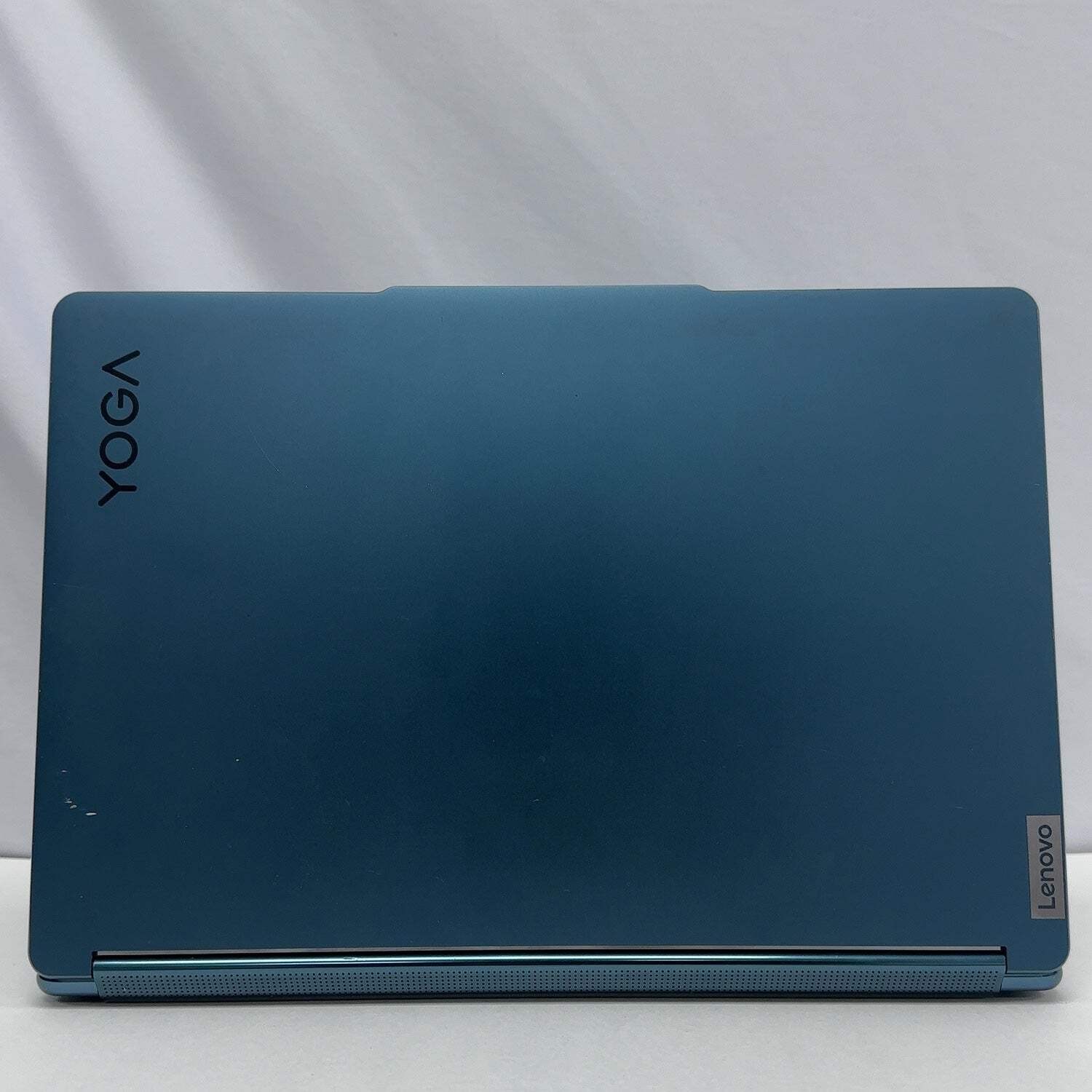Lenovo yoga book 9 13IMU9 13.3″ Core Ultra 7 155U 1.7GHz 16GB RAM 1TB SSD