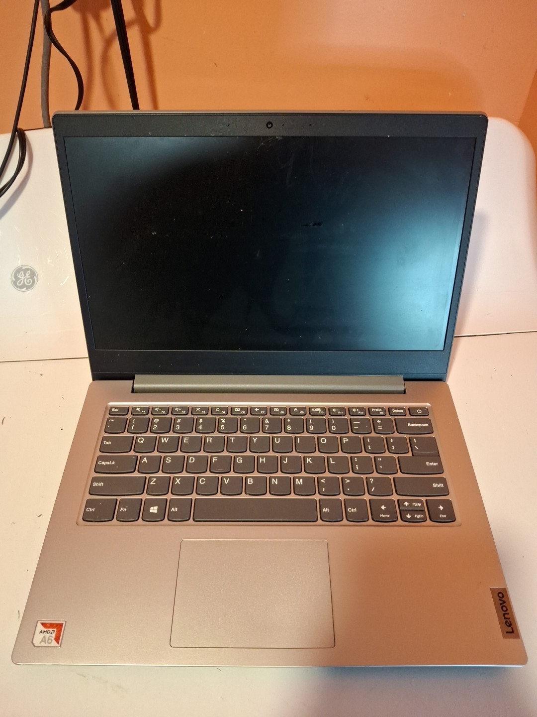 Lenovo IdeaPad Slim 81VS Laptop 14″ Display AMD A6-9220E 1.6GHz 4GB RAM 64GB SSD