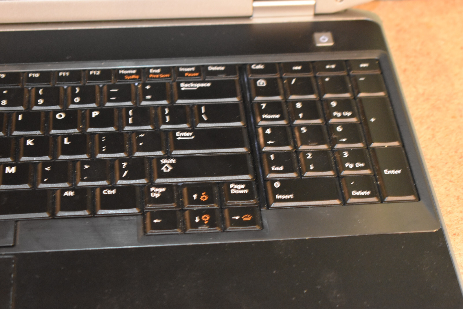 Dell Latitude E6530 Intel Core i5-3320M 4GB 320GB HD Windows XP Pro NVidia 5200M
