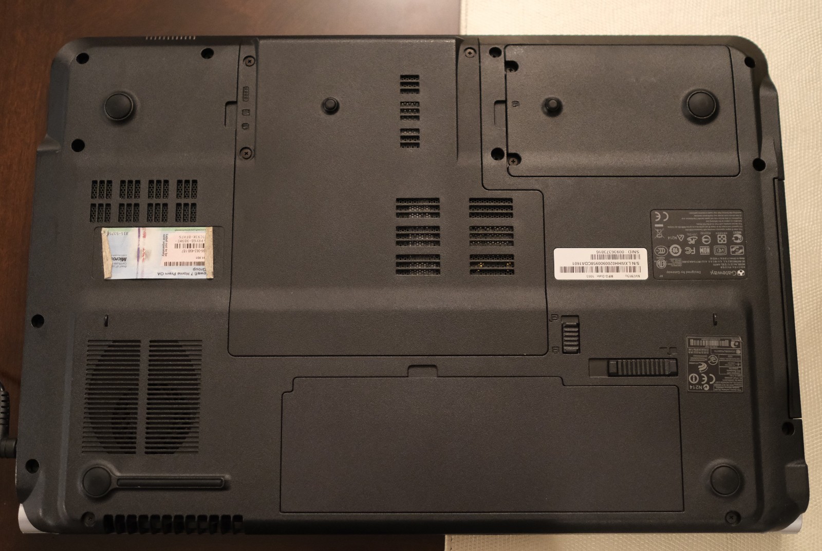 Gateway NV7915u 17.3″ Intel Core i3 2.10GHz 4GB 500GB HDD works great condition