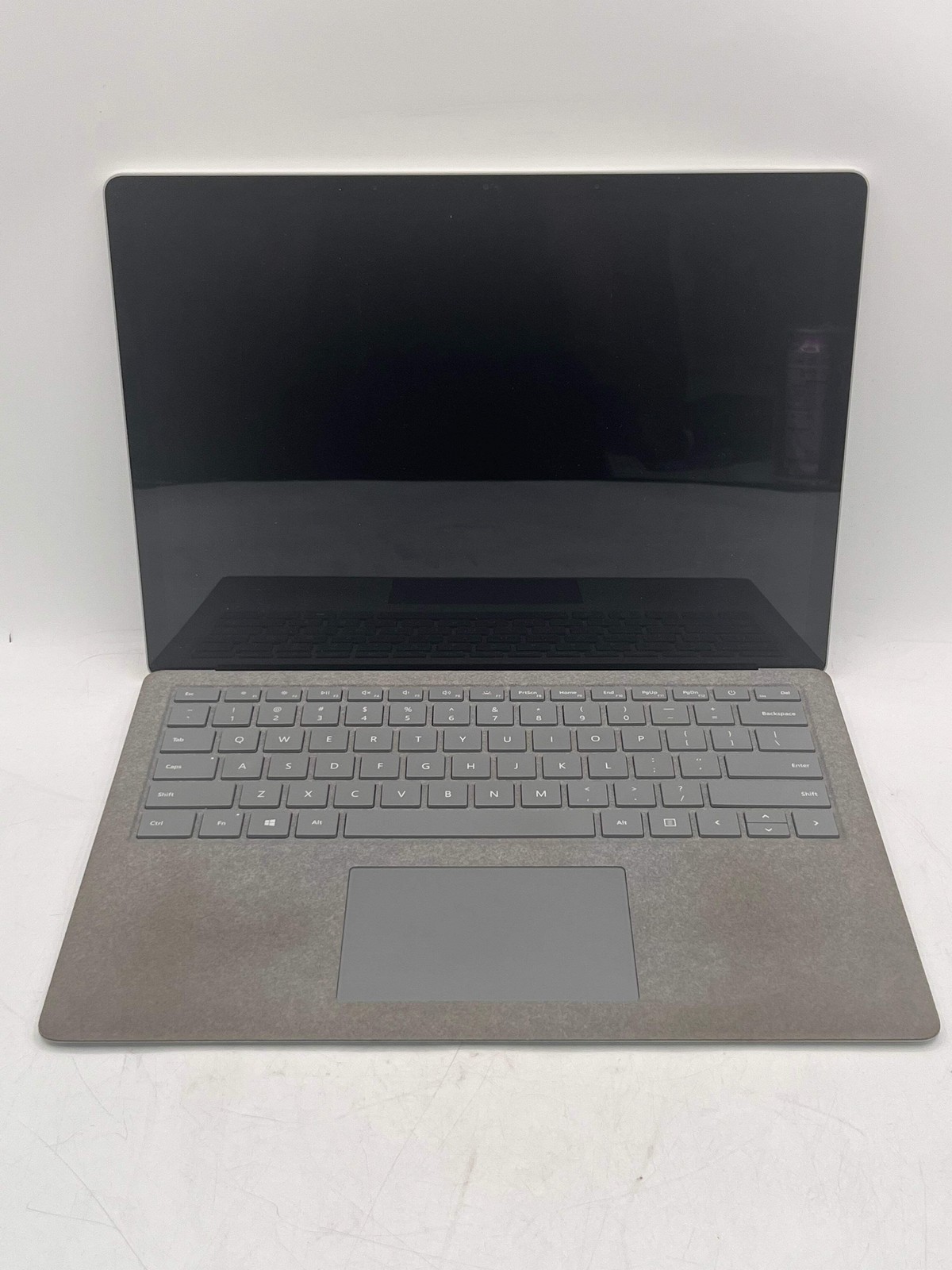 Microsoft 1769 Laptop Core i7-7660U 16GB 512GB 12″ w/ charger Silver