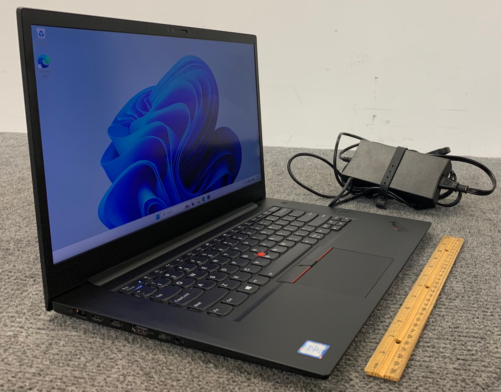 Lenovo ThinkPad P1 Gen 2 4K 15.6″ i7-9850H 16GB RAM 512GB NVMe w/Adapter