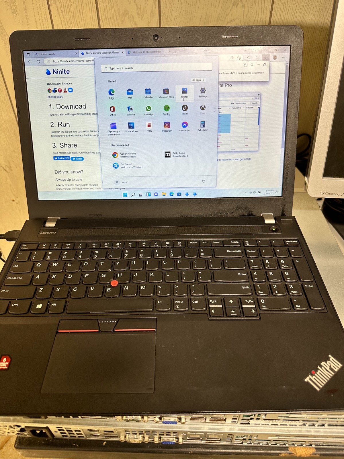 Lenovo ThinkPad E575 15.6″ AMD A6-9500B 2.30GHz 8GB 240GB Win 11 Pro Office 2016