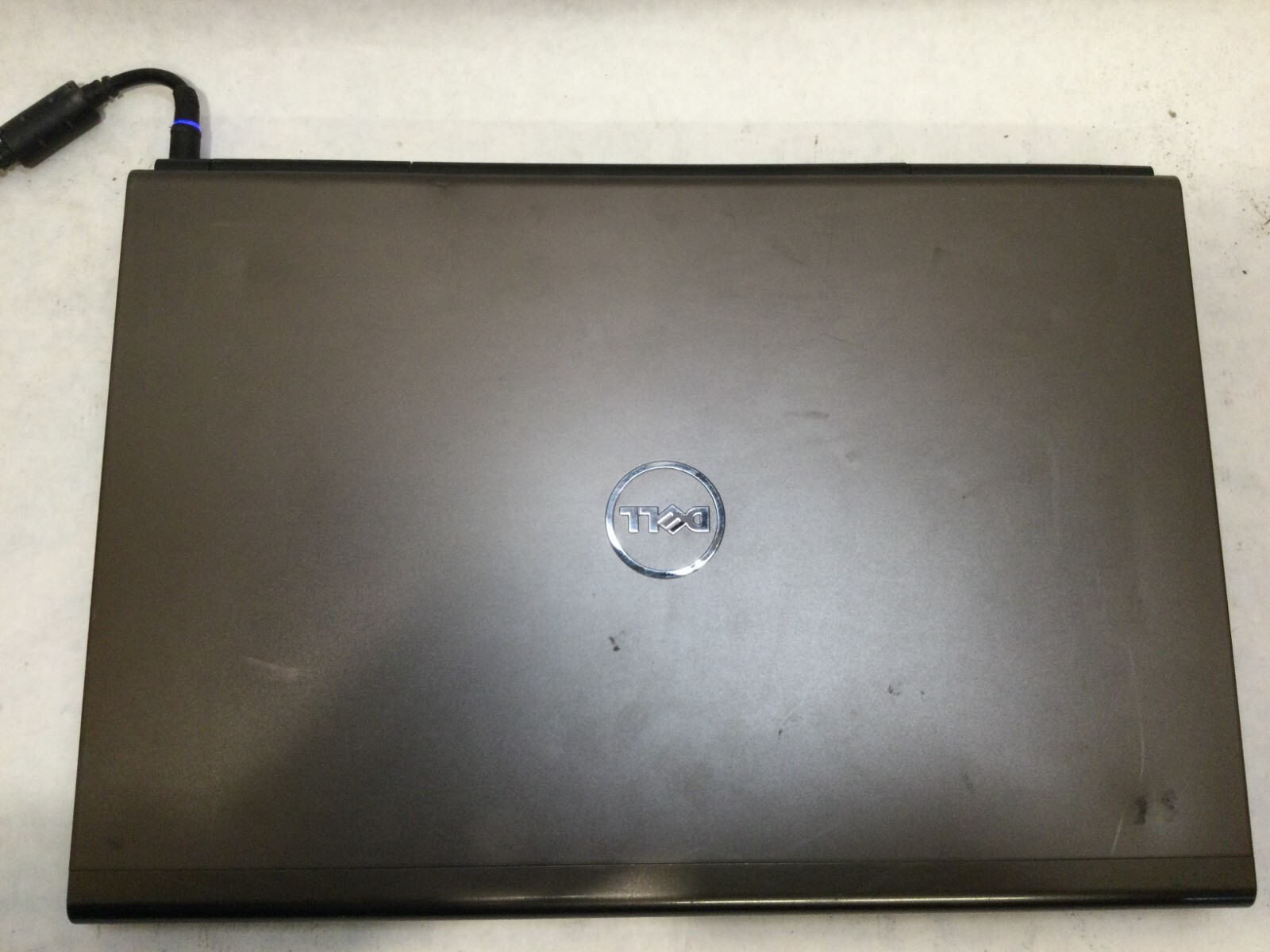 Dell Precision M4700 15.6” / Intel i7 UNKNOWN SPECS / (CRACKED/MISSING PARTS!)MR