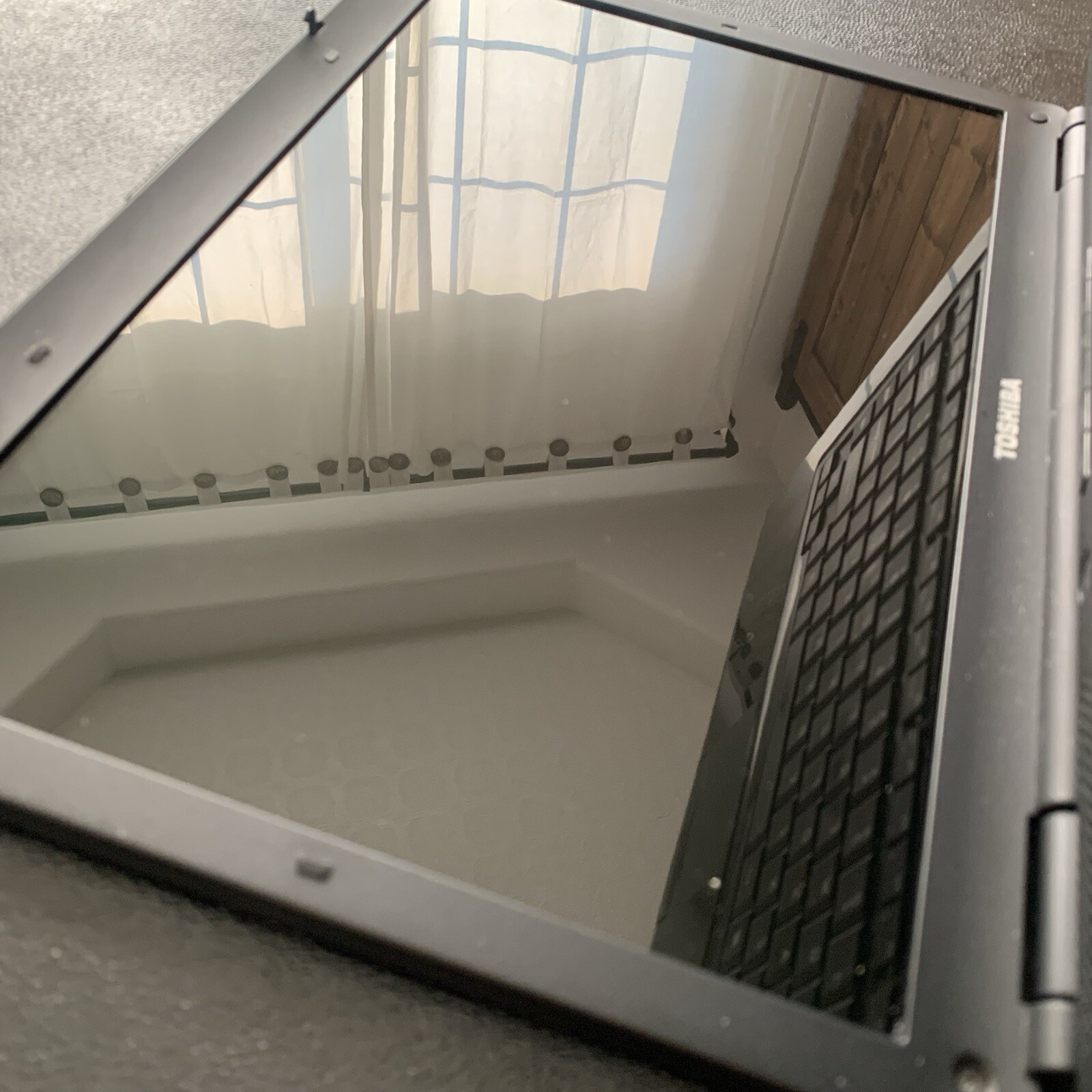 Toshiba Satellite Laptop PSLB8U-002003 Intel Pentium, RW DVD Burner, Untested.