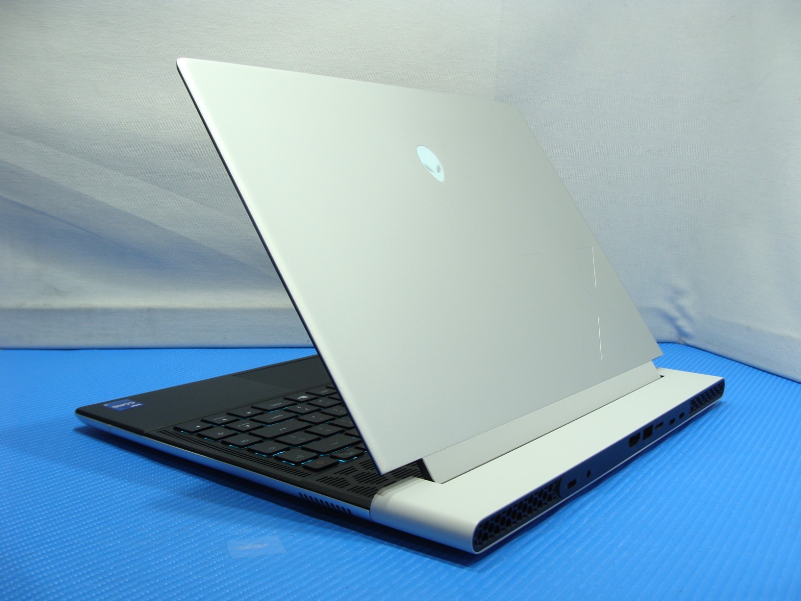 Alienware x14 R2 14″ QHD 165Hz core i7-13620H 16GB 512GB SSD NVIDIA RTX4050 6GB