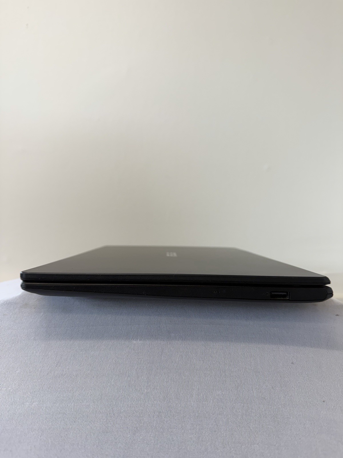 Asus E410M Laptop – Good Screen – Intel Celeron N4020 – RAM 4 GB – Read Des