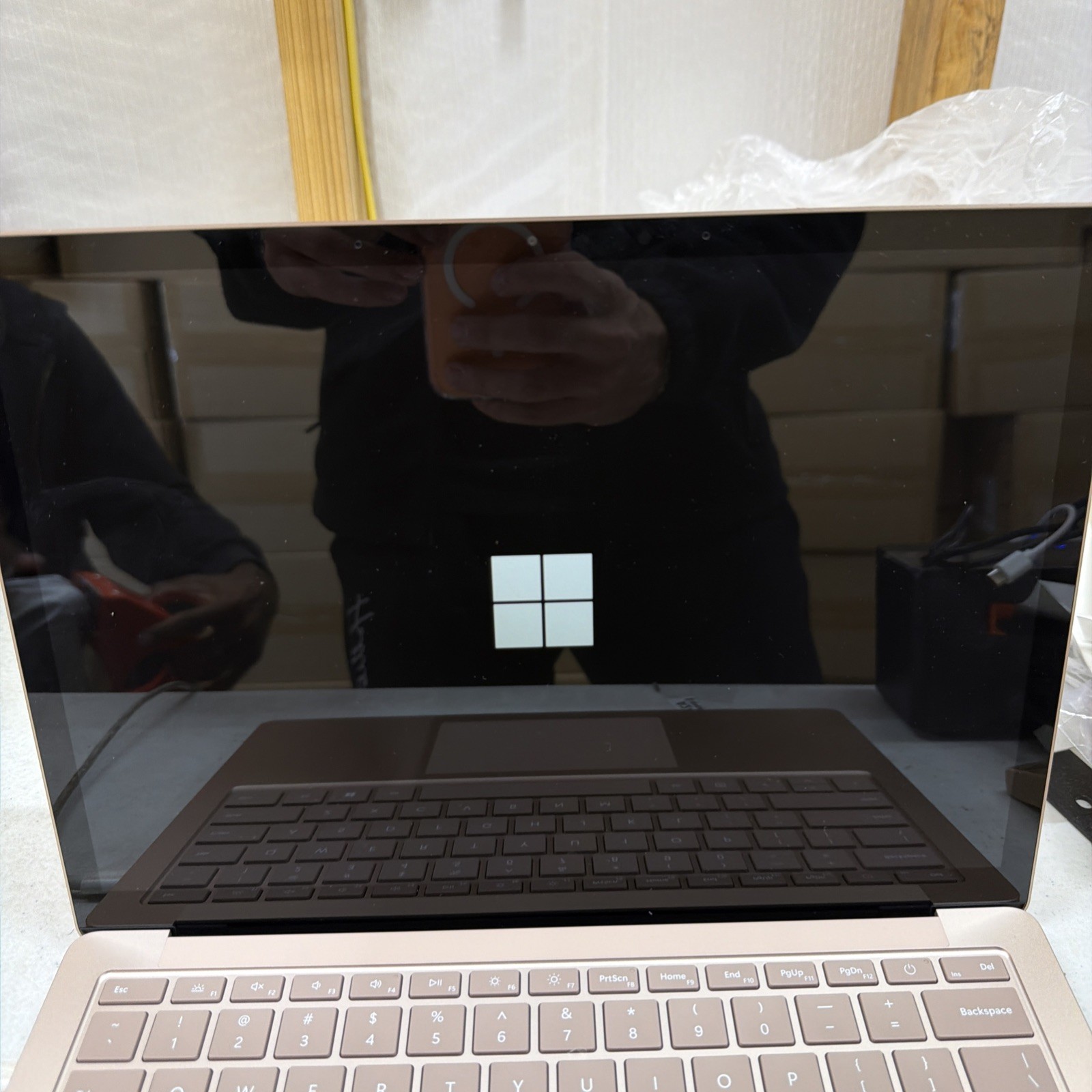 Microsoft Laptop 5 13in i5 8GB 512GB Sandstone (FOR PARTS OR NOT WORKING!)