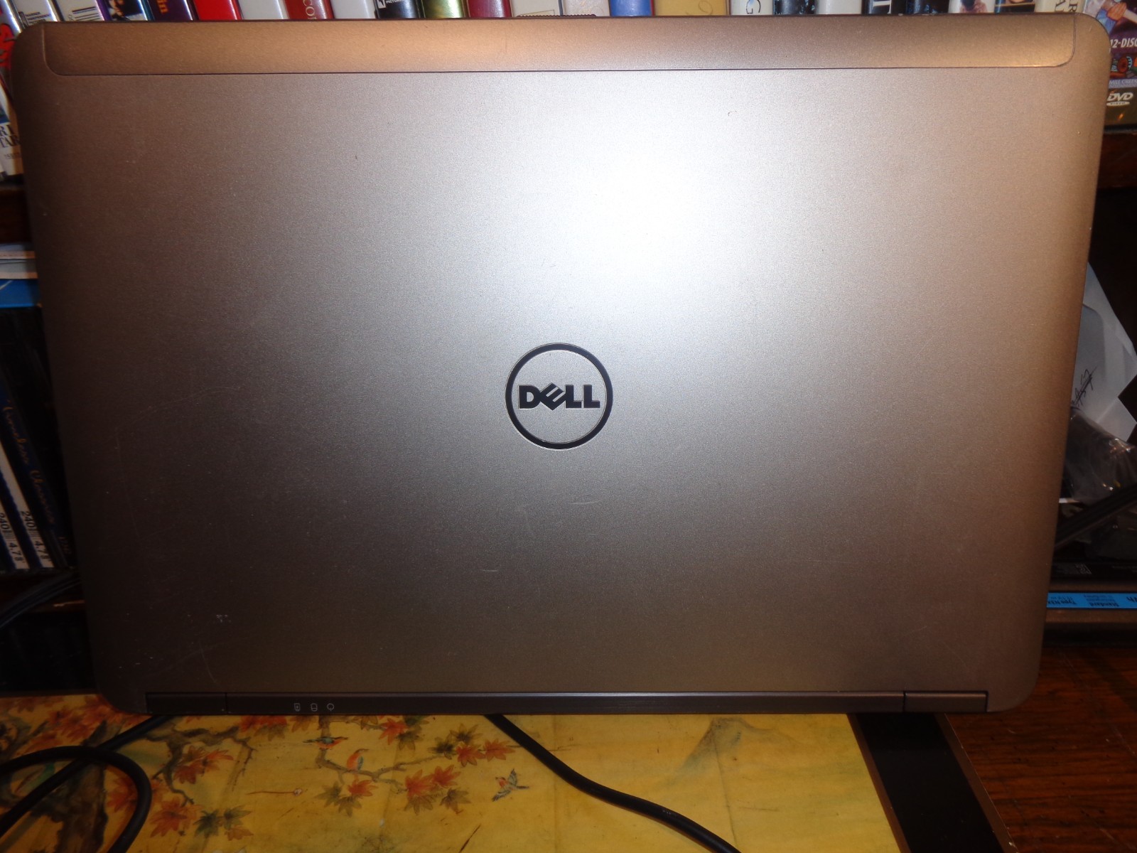 Dell Latitude E6440 14″ i5-4310M 2.7ghz no op system w charger 2 batteries DVD