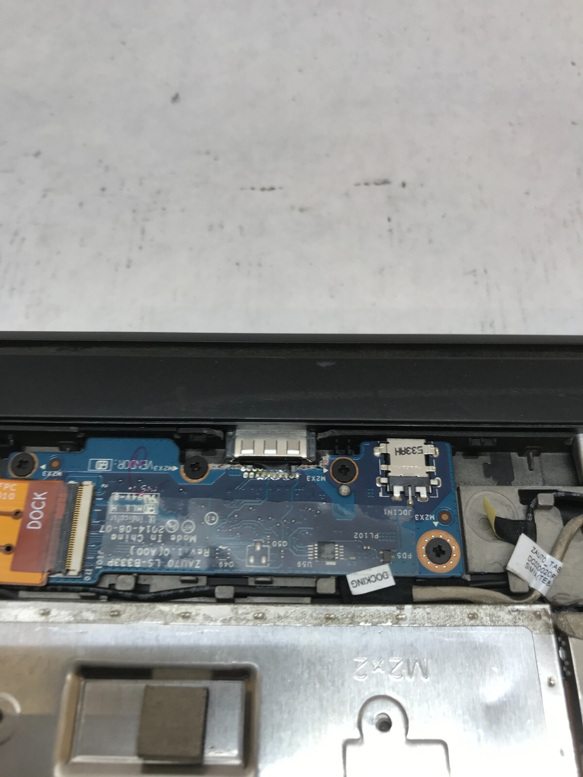 Dell Latitude 7350 13″ Tablet Intel Core m 8GB RAM NO SSD/OS For Parts AS IS -DW