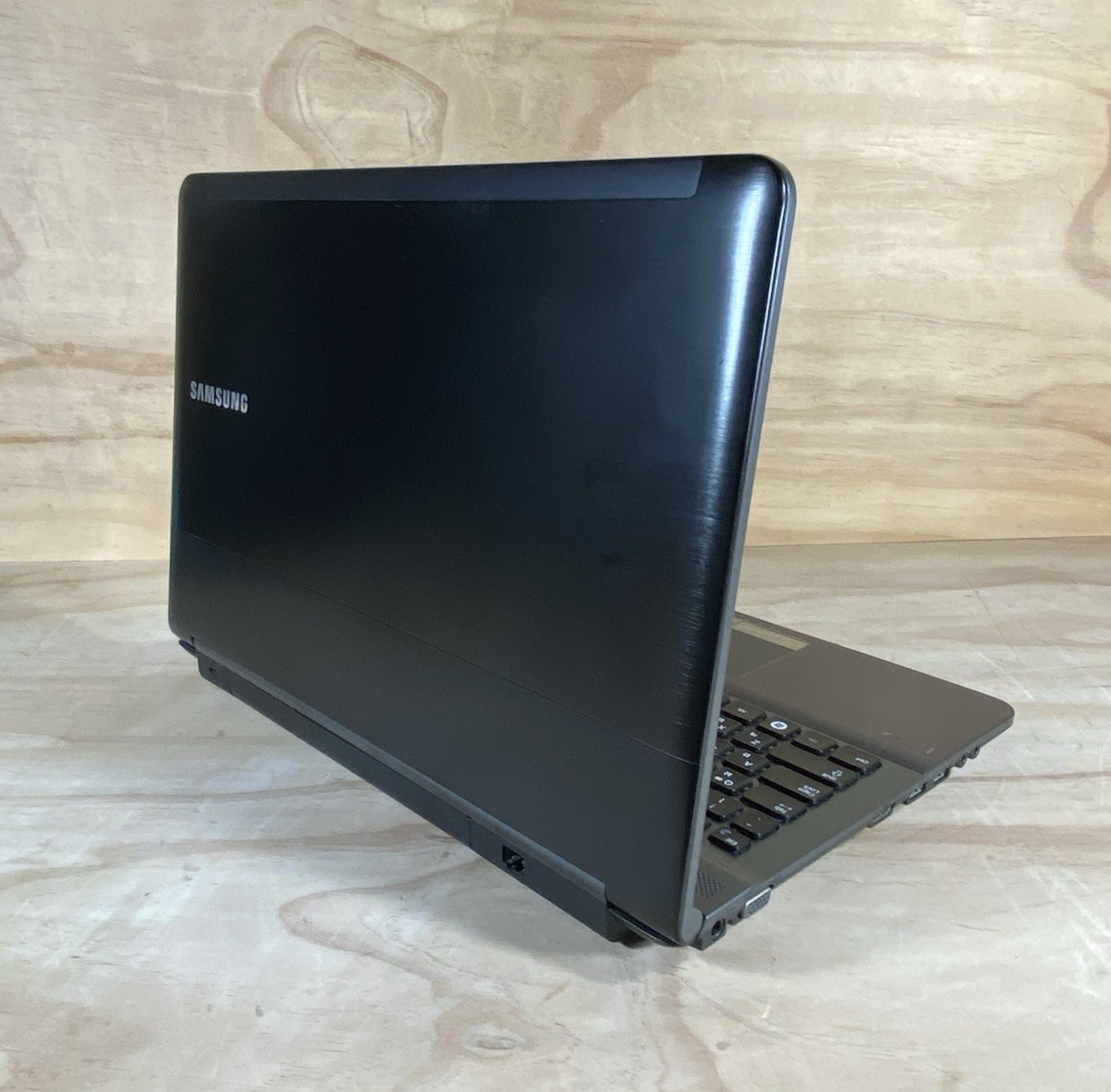 Samsung NP-RC512 Intel i7-2630QM 2GHz(2.9)/ 8GB /250 Gb SSD/bad batt/READ