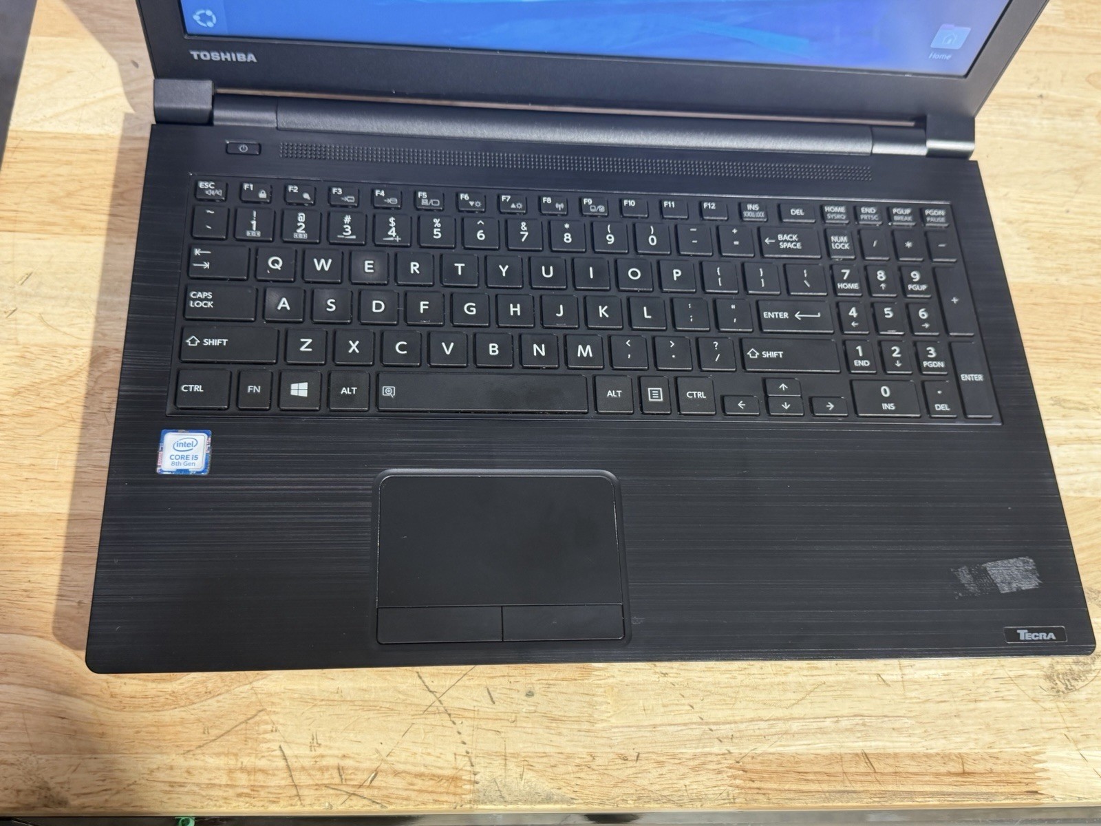 Toshiba Tecra C50-E i5-8250U 16GB RAM 240GB SSD Ubuntu 24.04 Laptop DVD-RW