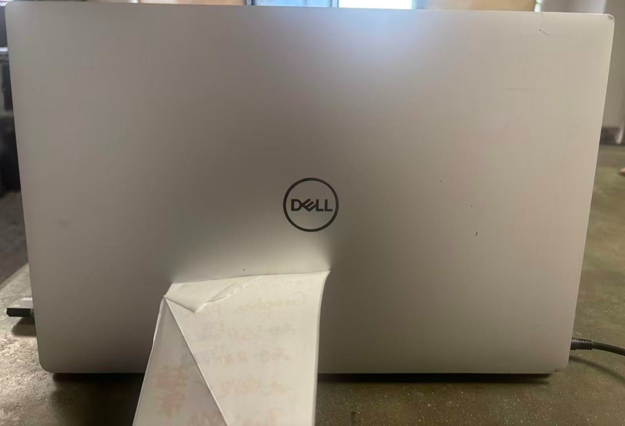 Dell Precision 5530 15″ FHD 1080p P1000 Xeon E-2176M 16GB RAM 128gb NVME Win11
