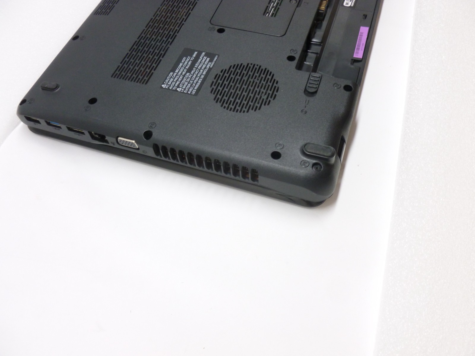 Toshiba Satellite P755 W11H 15.6″ Core i3 2330M 6g 120gb SSD WIFI AC no batt