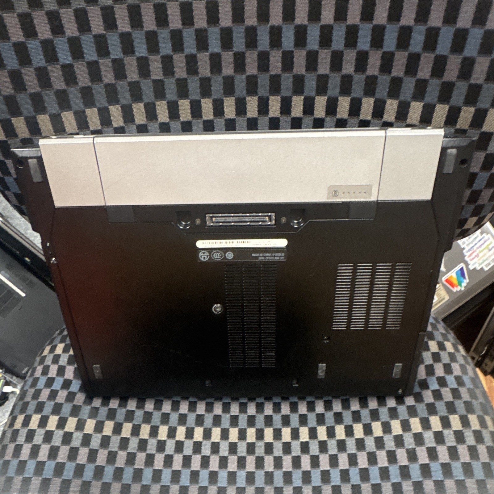 Dell Latitude E6410 14″ i5 2.40GHz 4GB 160GB HDD Win 10 Pro Black/Silver