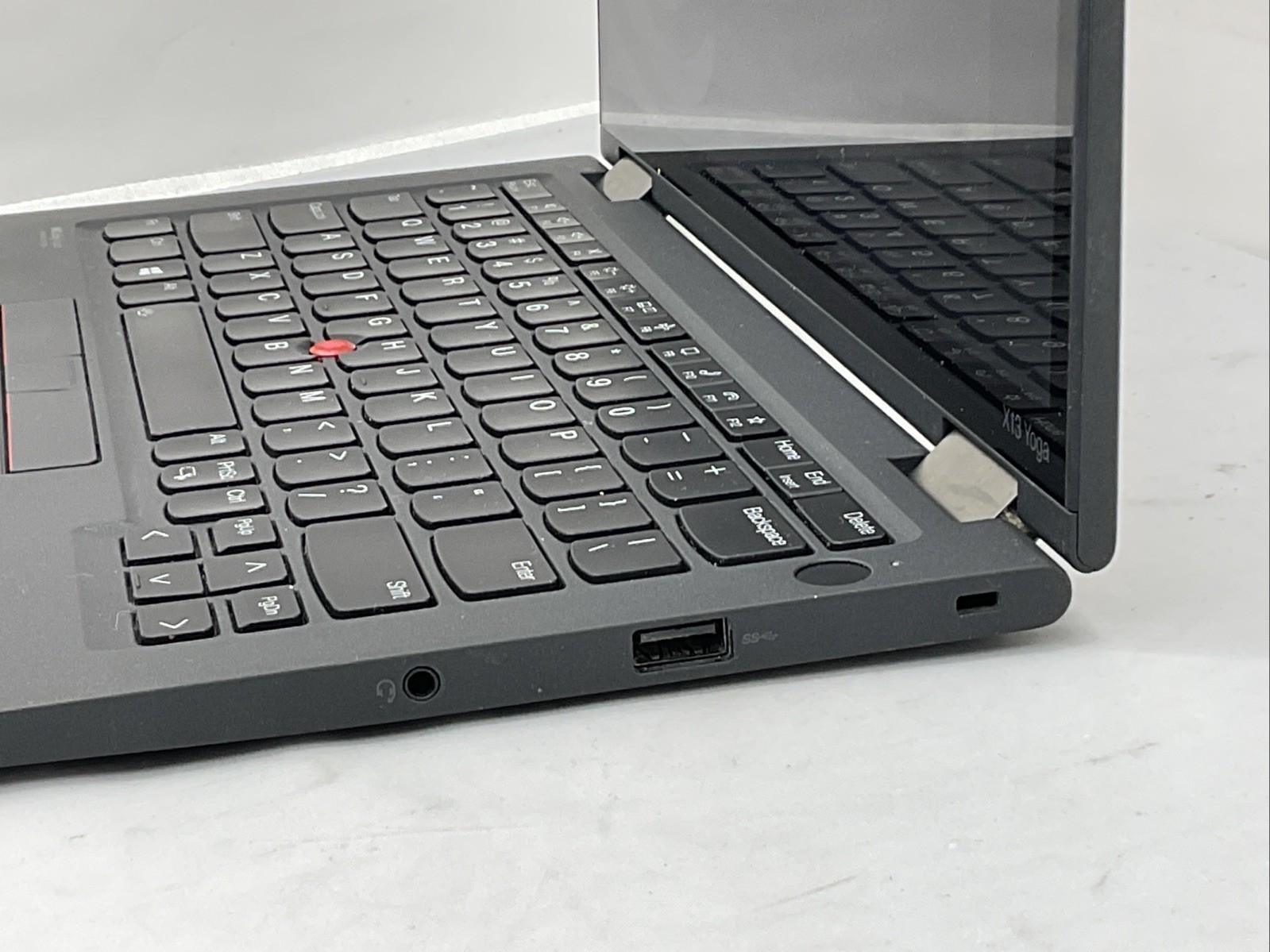 Lenovo ThinkPad X13 Yoga Gen 2 – i5-1135G7 – 8GB, 256GB, Touch, Windows 11 + ADP