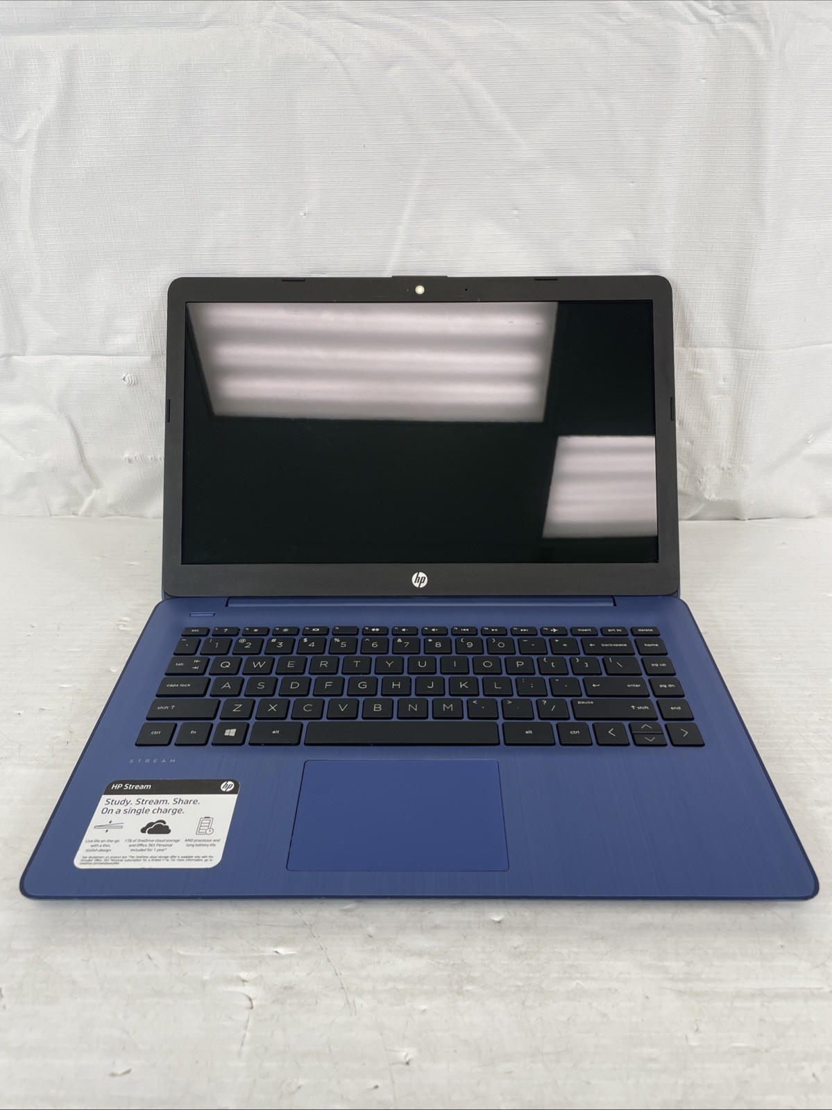 HP Stream 14-DS0036NR 14″ AMD A4-9120E 1.5GHz 4GB RAM 64GB SSD Radeon Windows 10