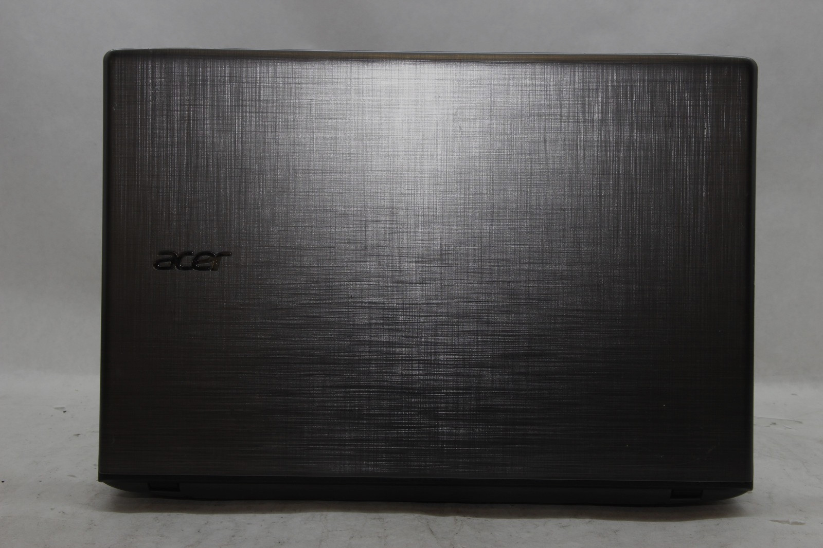 Acer Aspire E5-575 15.6″ Laptop i7-7500U 8 GB RAM 256 GB SSD Win 11 No Charger