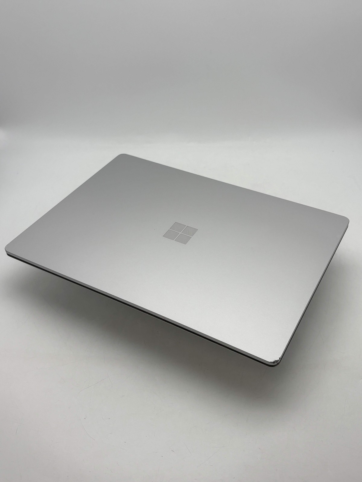 Microsoft Surface Laptop 3 14-inch Core i5 10th Gen 8GB 128GB -Read!