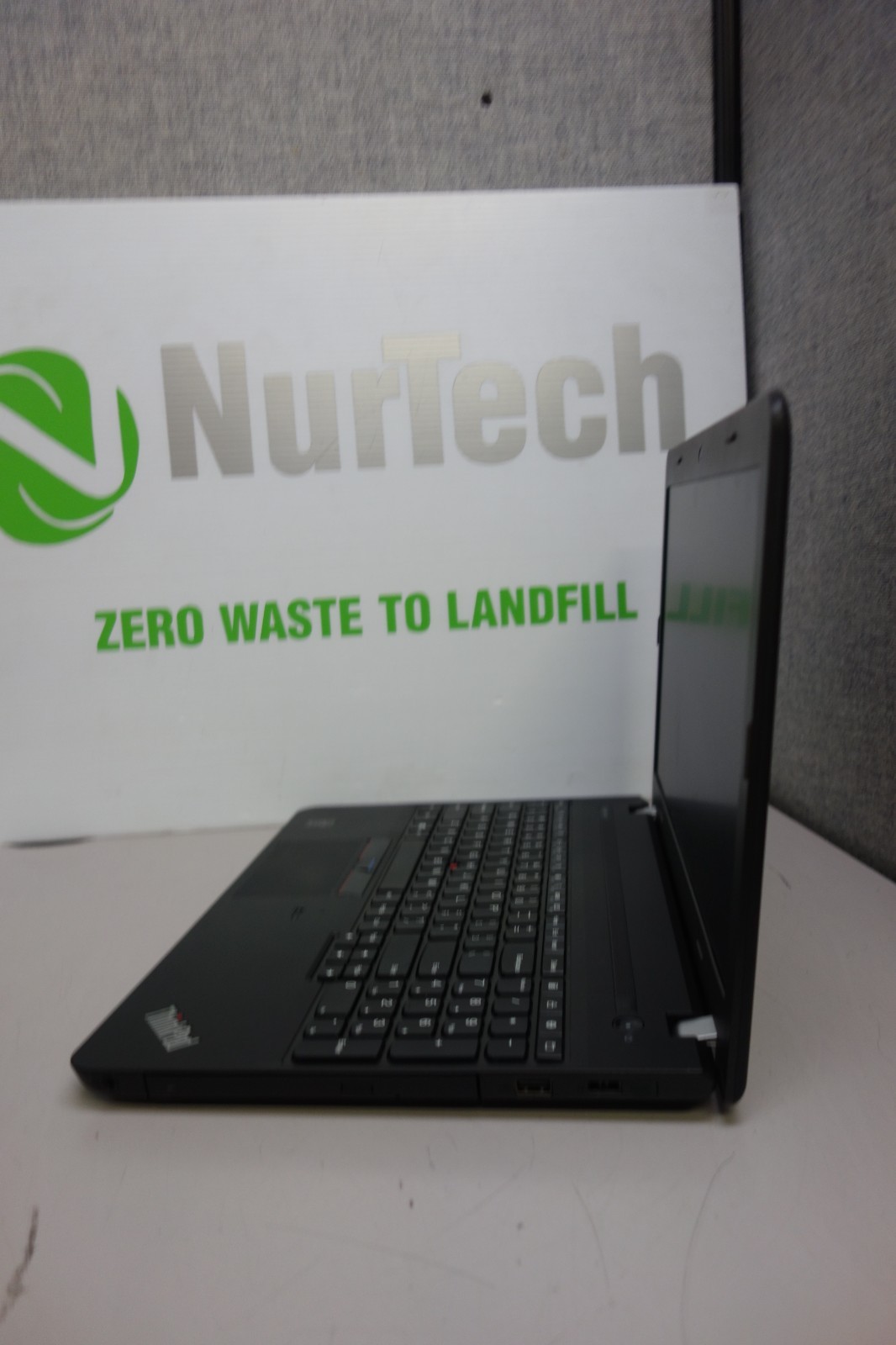 Lenovo ThinkPad E550 15.6” i3-5005U 2.0GHz 8GB/500GB [NO OS] Laptop + AC