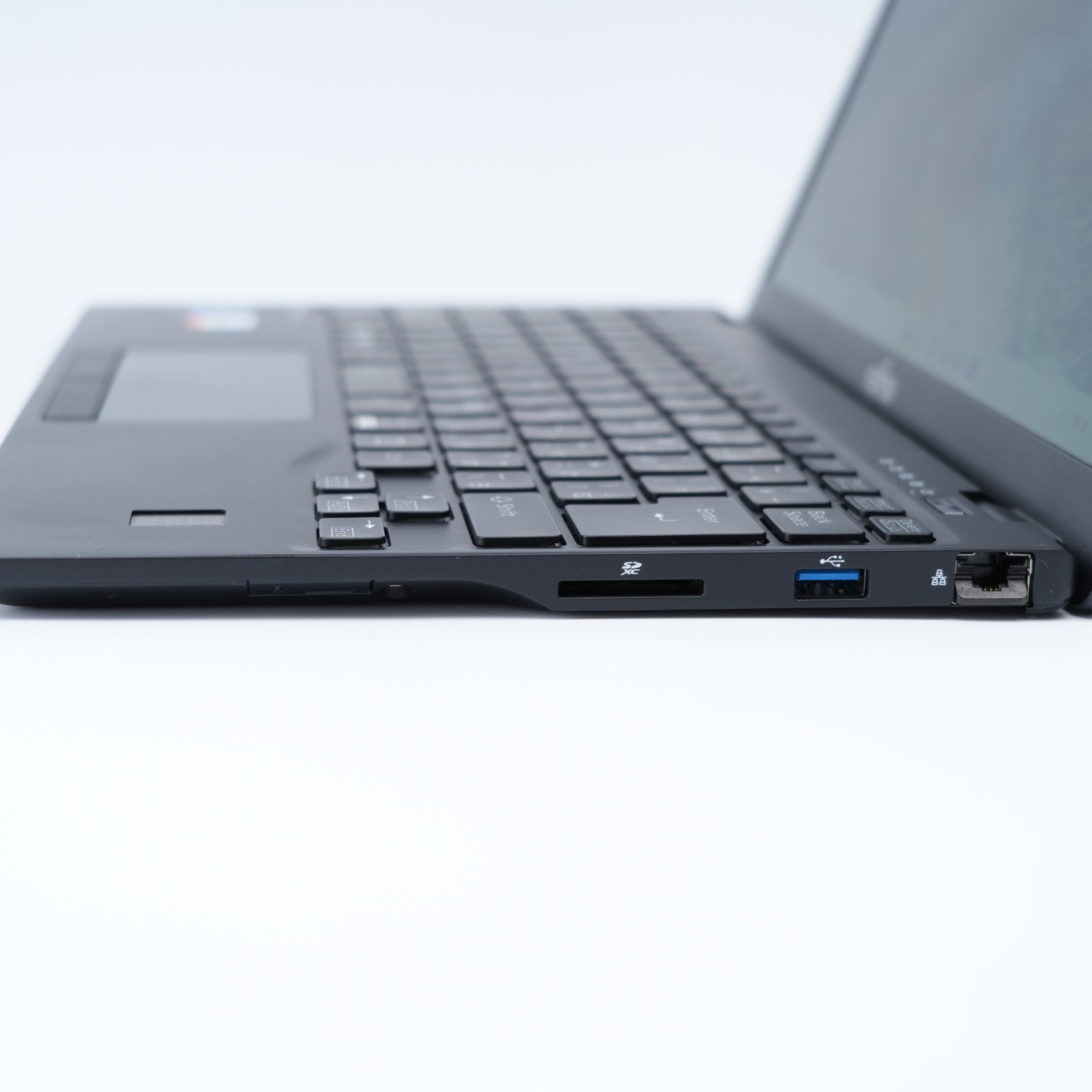 Fujitsu LIFEBOOK U9311/H i7-1185G7 16GB 512GB SSD 13.3″ FHD LTE Win11 ENG Tested