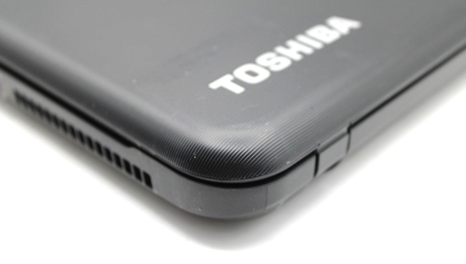 Toshiba Satellite C55A i3-3120M@2.5GHz 6GB DDR3 NO STORAGE/OS *USED/TESTED*