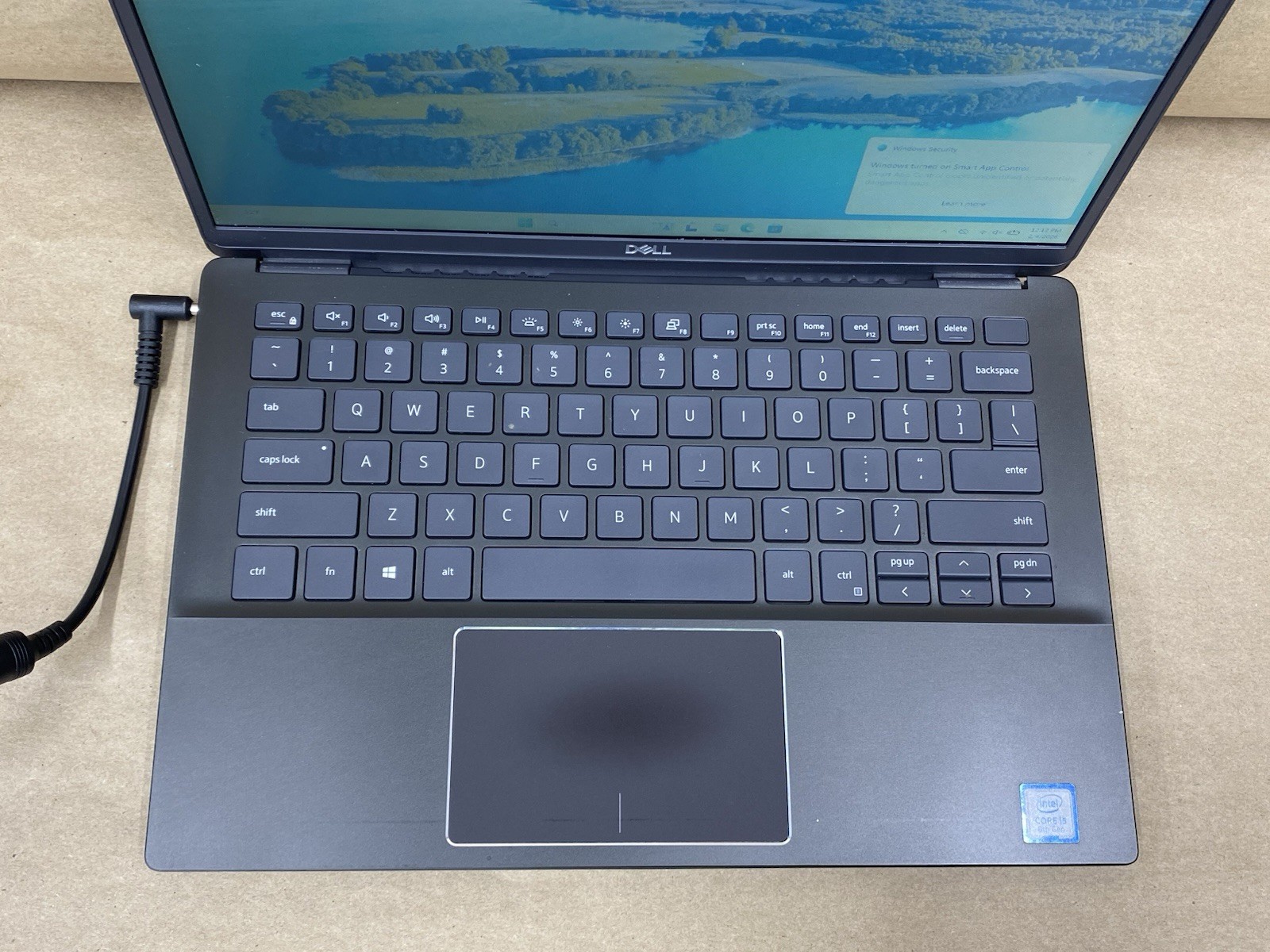 Dell Latitude 3301 – 13″ 1366×768 – i5-8365U – 8GB – 256GB SSD – Win 11 READ