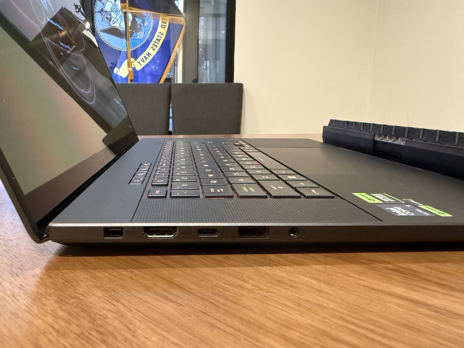 ASUS ROG Zephyrus G16 RTX 4090 BUNDLE Includes ASUS ROG mechanical keyboard