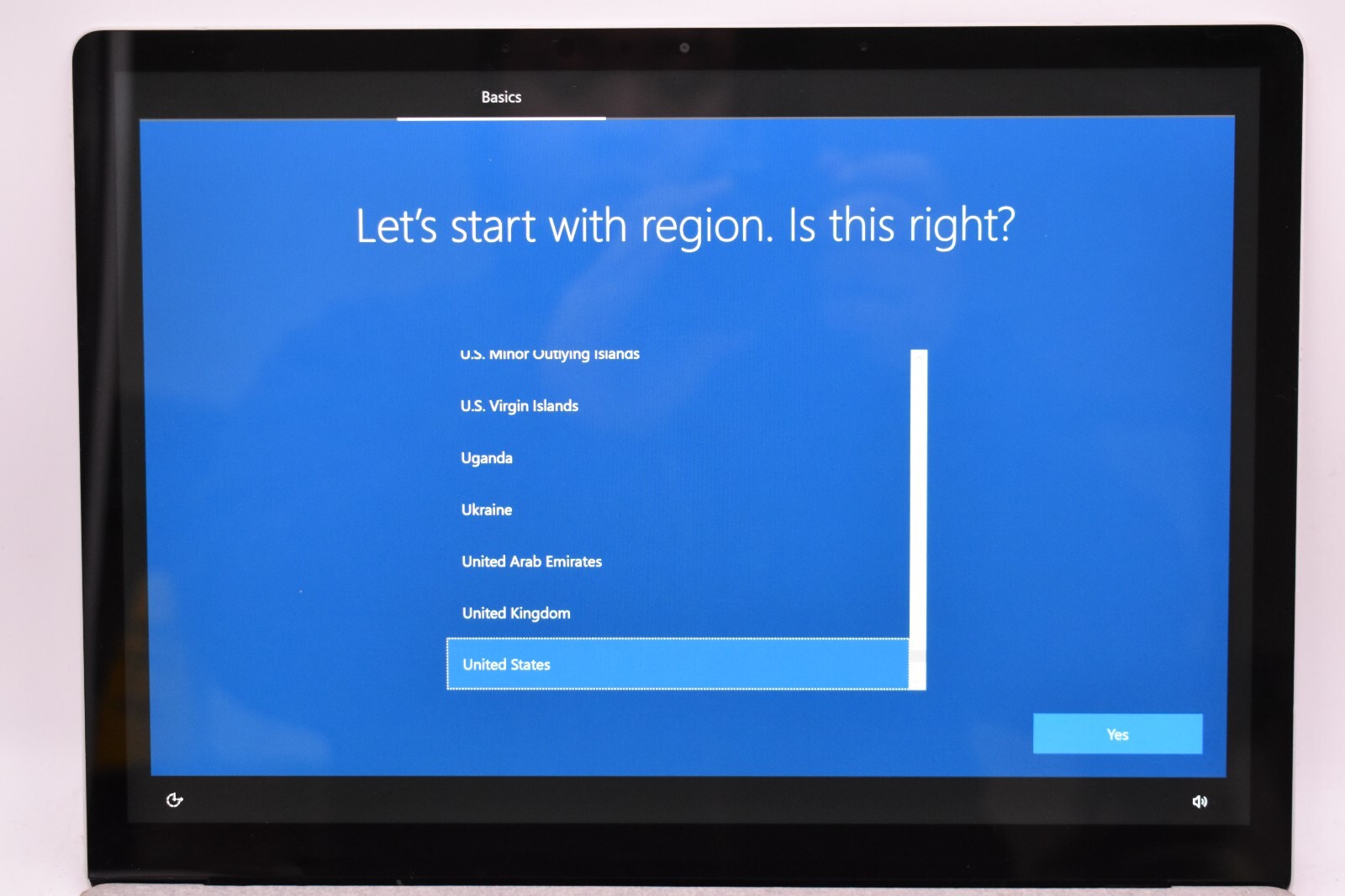 13″ Microsoft Surface 1769 Laptop i7-7660U 2.5GHz 8GB RAM 256GB SSD WIN10 *READ*