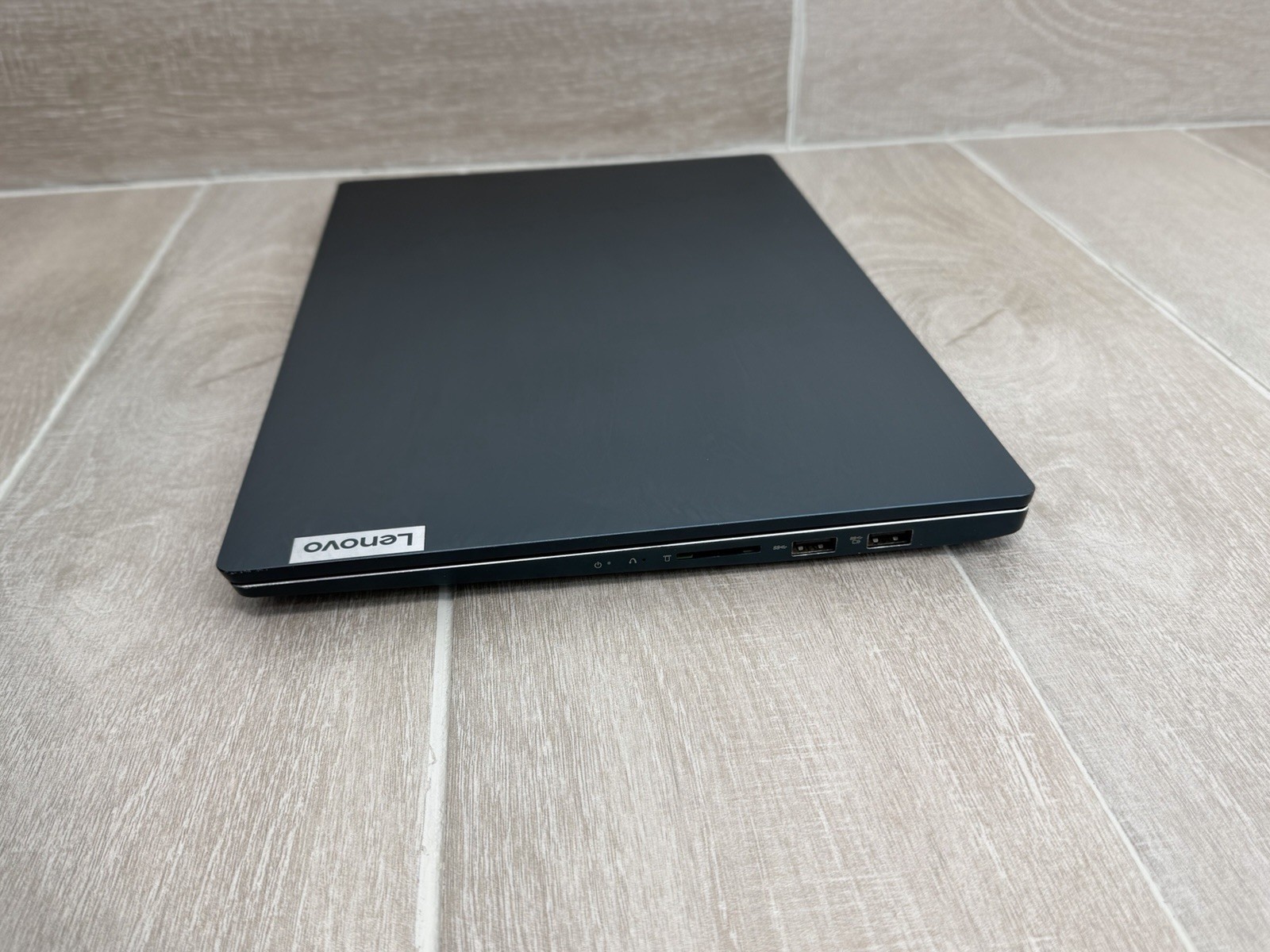 Lenovo IdeaPad 5 15ABA7 15.6″ AMD Ryzen 7 5825U 16GB RAM 256GB NVMe SSD Win-11