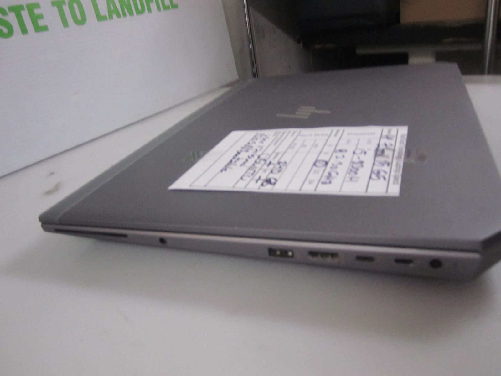 HP ZBook 15 G5 15.6″ i5-8300H 2.3GHz 16GB/240GB m2SSD UBUNTU Laptop + AC [BIOS]