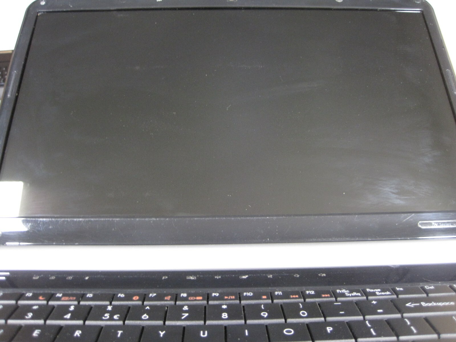 Lot of 4 Laptop – Gateway NV MS2273 Asus X551M Eee PC 1005HAB Dell Inspiron 1525
