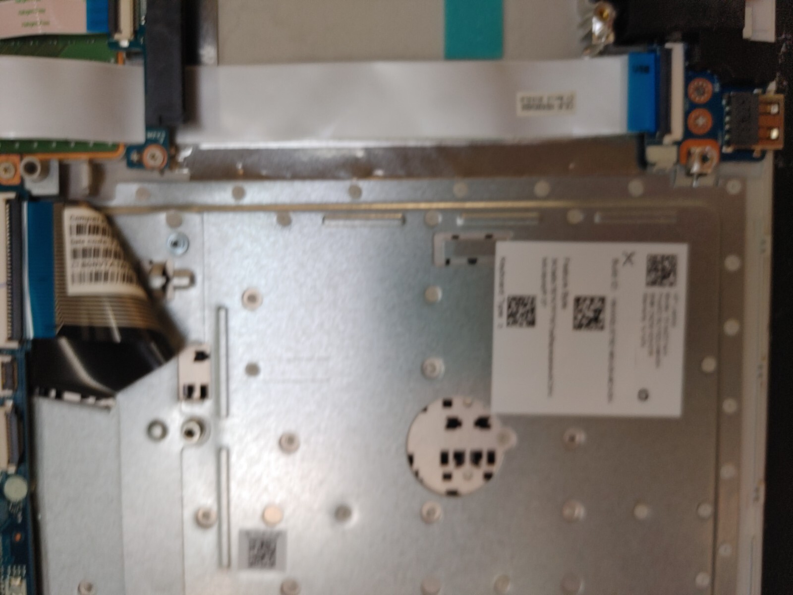 HP Notebook 15-bs0xx Core i3-7100U@ 2.4Ghz NO RAM ,NO HD ( Selling Motherboard)