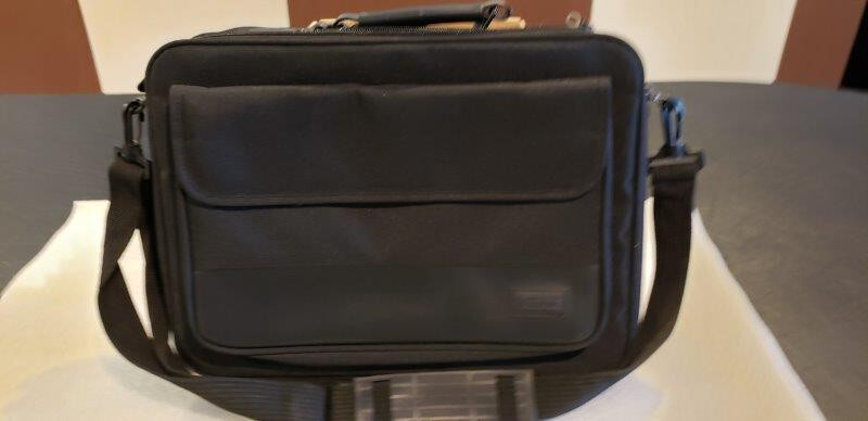Lenovo X250  W11 Pro  Samsung SSD  Carrying Case