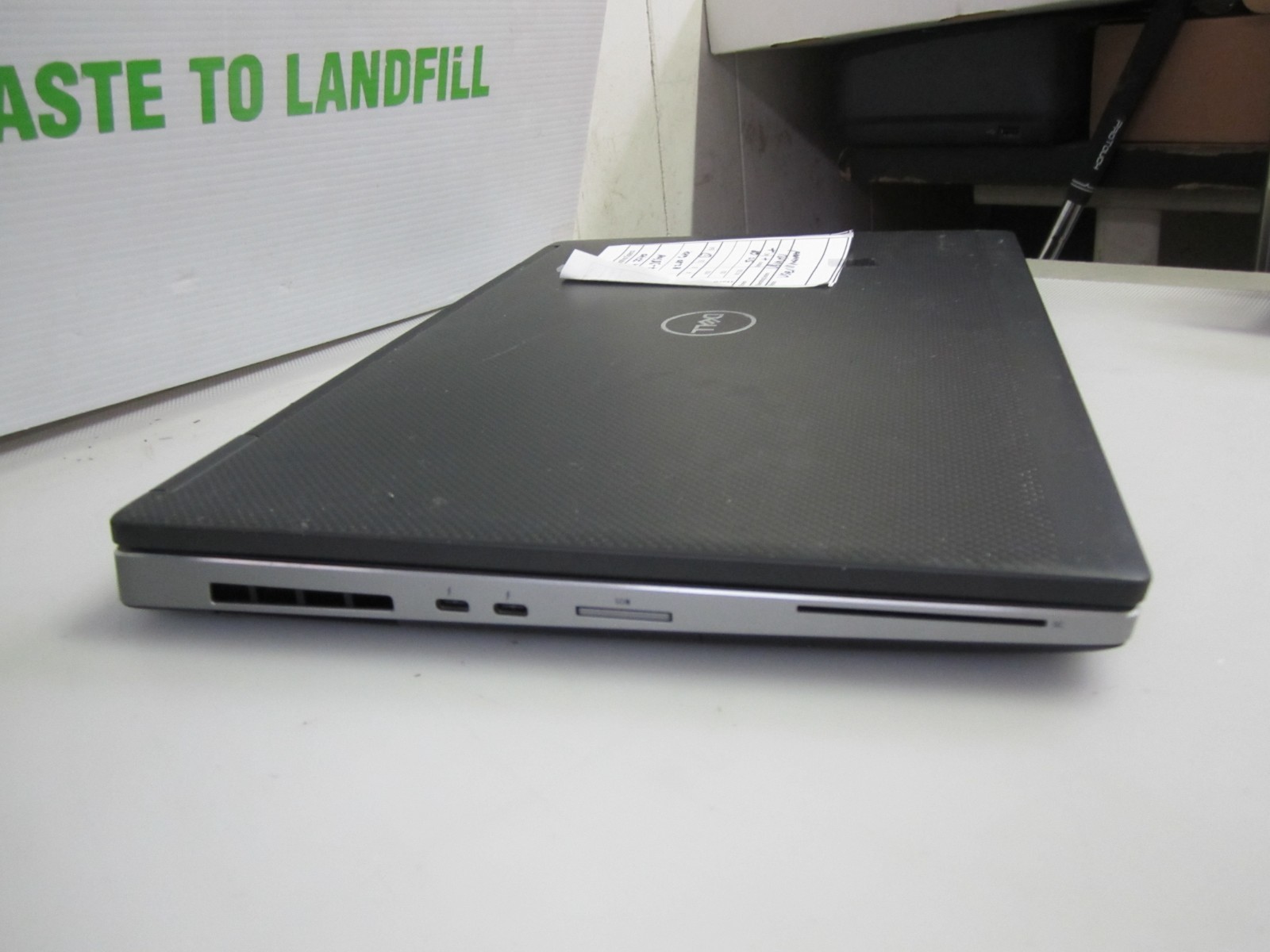 Dell Precision 7740 i7 9850H, 32GB, 2.60GHz 512gb M2SSD UBUNTU LAPTOP + AC