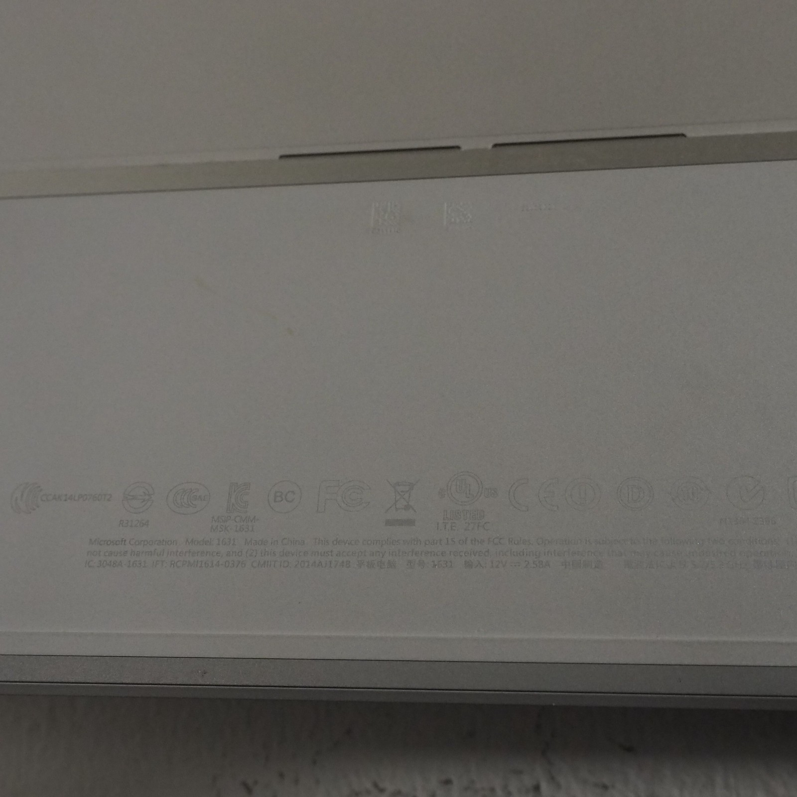 Microsoft Surface Pro 3 1631 256GB Windows 8 Pro Cracked Screen For Parts