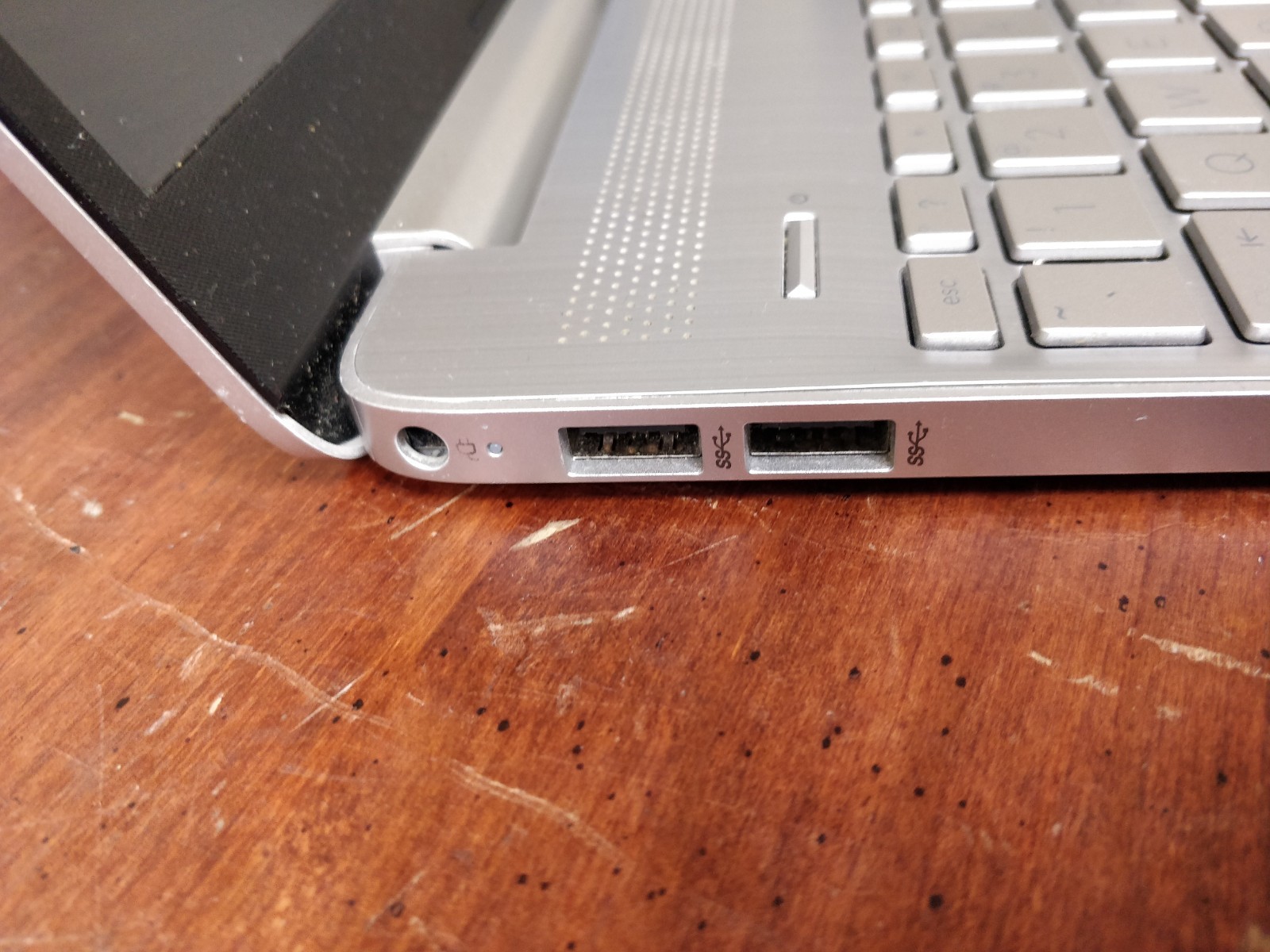 HP 15-EF1082NR AMD Ryzen 3 3250U@2.60GHz 8GB RAM NO DRIVE PARTS 8732
