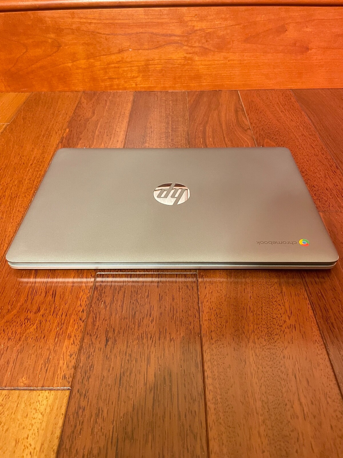 hp chromebook 14 inch, 4gb, 14a-na0023cl great working condition with charger