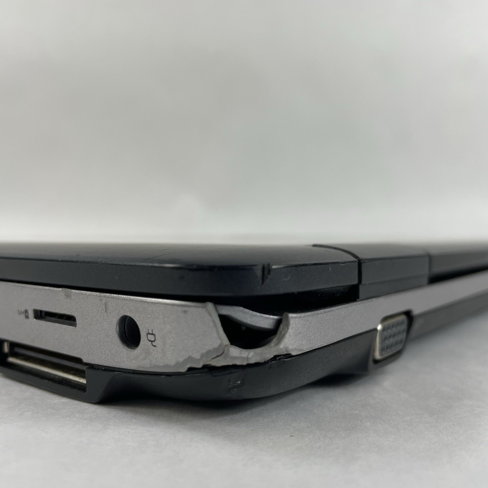 HP ProBook 640 G3 14″ i5-7200U 2.50 GHz 8 GB RAM No SSD/OS/AC/Batt – Bad Corner