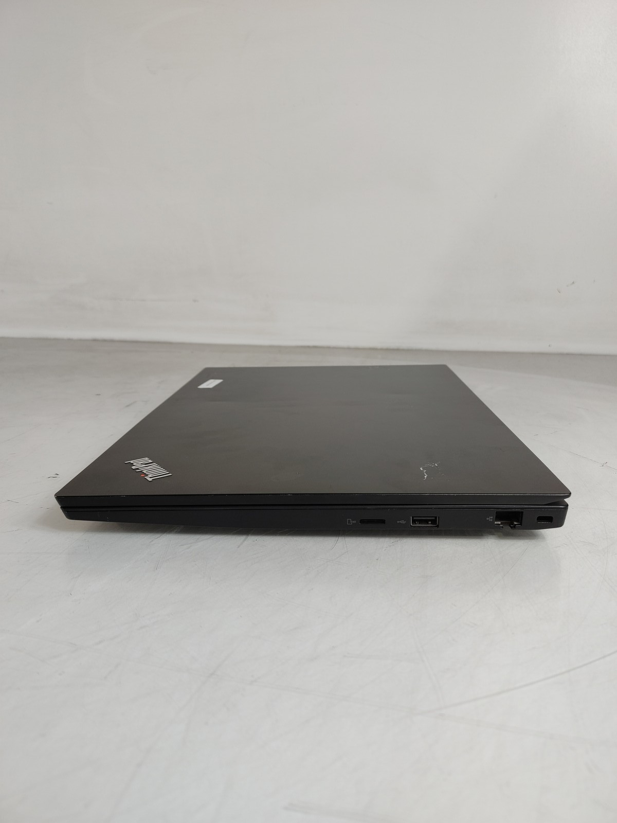 Lenovo ThinkPad E585 Ryzen 3 2200U 2.40 GHz 8 GB DDR4 No HDD