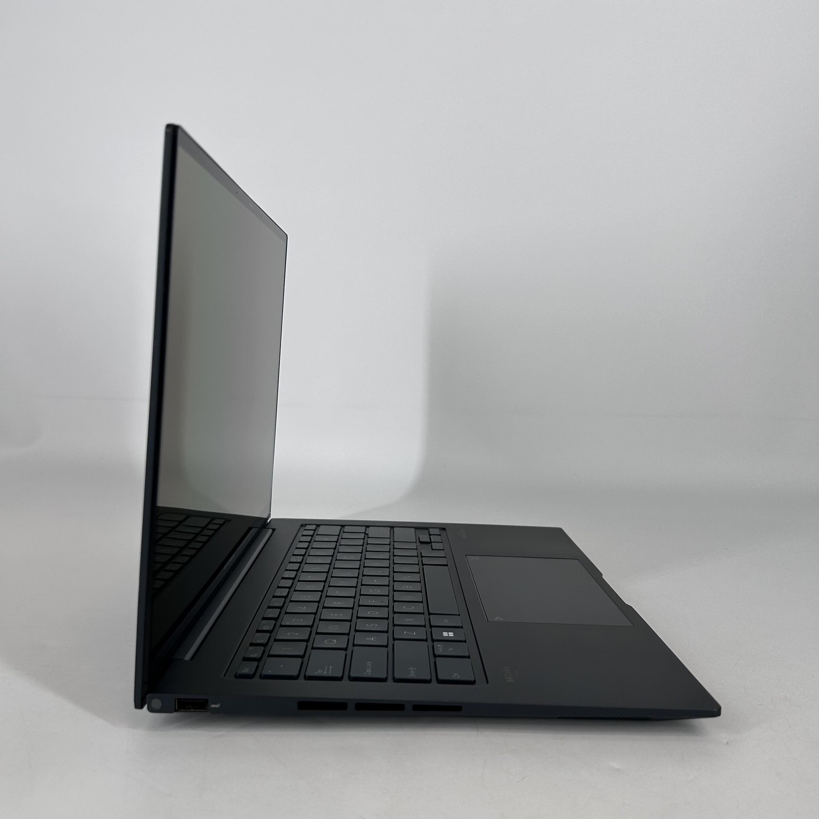 Asus Zenbook 14X QHD+ TOUCH 2.4 GHz i7-13700H 16GB 512GB SSD Good