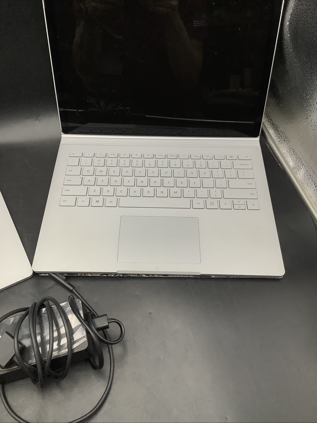 x2 Microsoft Surface Book 13.5 inchIntel i7-6600U, 2.6GHz, 16GB READ | Free Ship