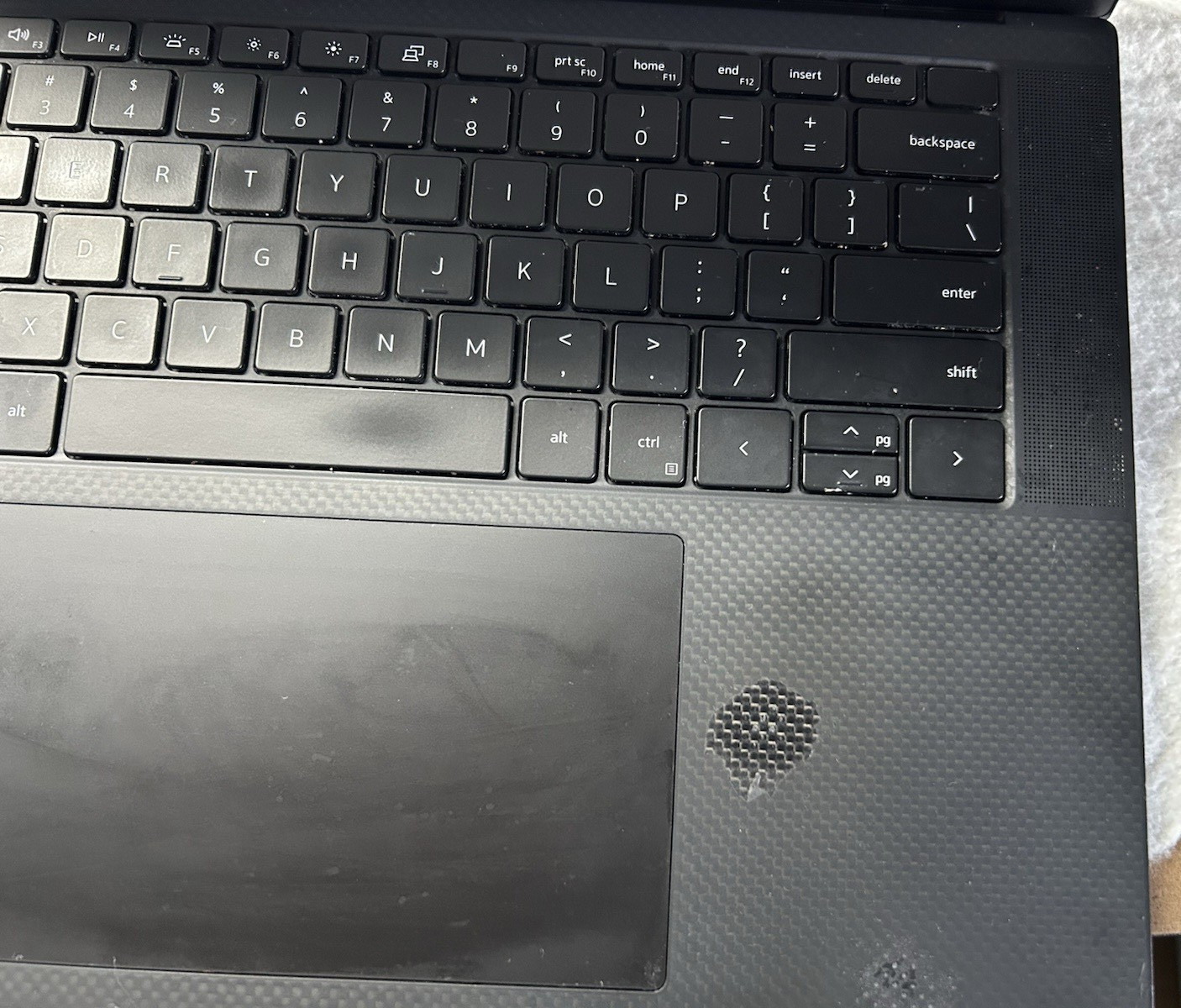 Dell XPS 15.6″ FHD 512GB SSD Intel Core i7 11800H 16GB RAM NVIDIA 3050 Ti 4GB