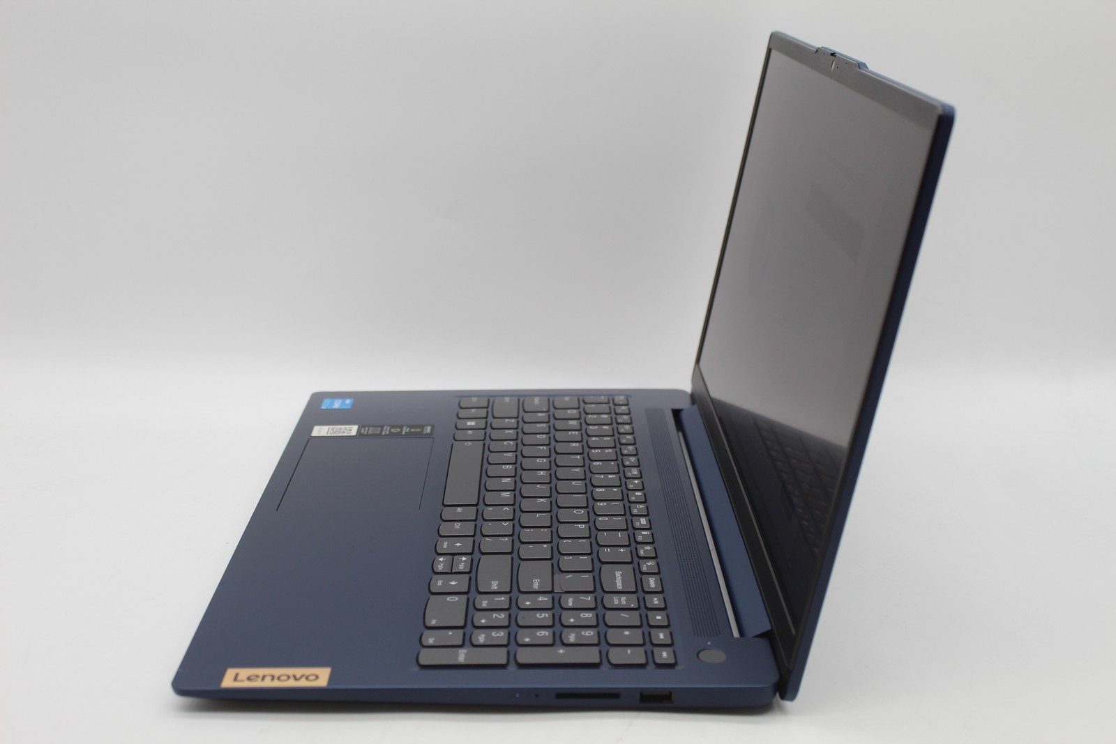 Lenovo IdeaPad Slim 3 15IRU8 Core i3-1315U 1.2GHz 8GB 256GB SSD PC1795851