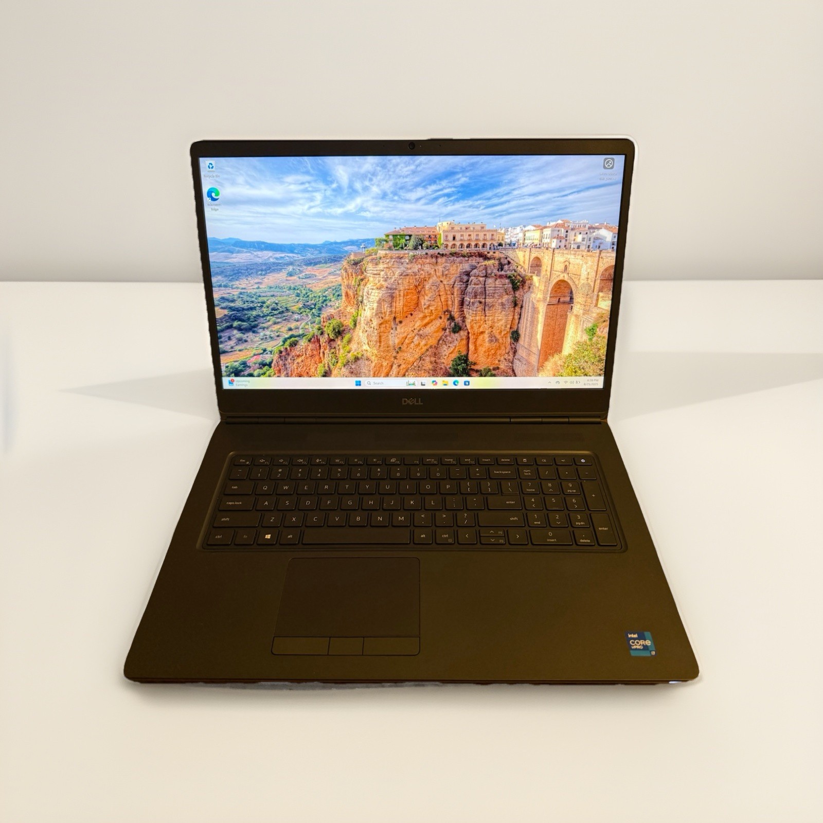 Dell Precision 7760 – i7 – RTX A5000 16GB GPU – 16 GB RAM – 512 GB SSD – 4K