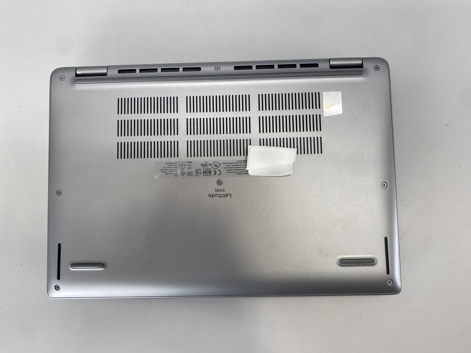 Dell Laptop Latitude 5340 13.3″ Intel Core i7-1365U 256GB- Silver