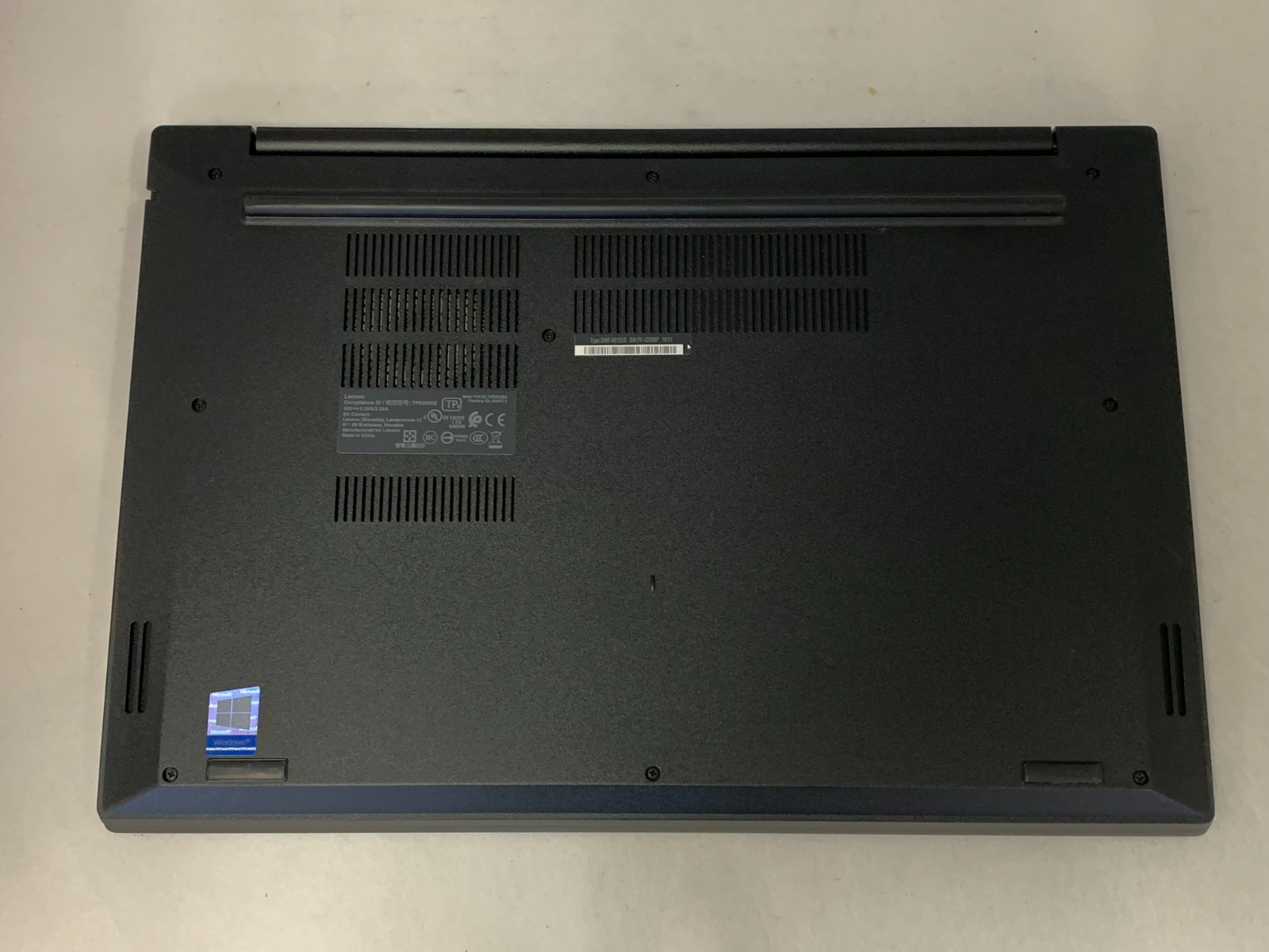 Lenovo ThinkPad E595 15.6″ FHD Ryzen 5 3500U 2.1GHz 8GB 256GB W11P