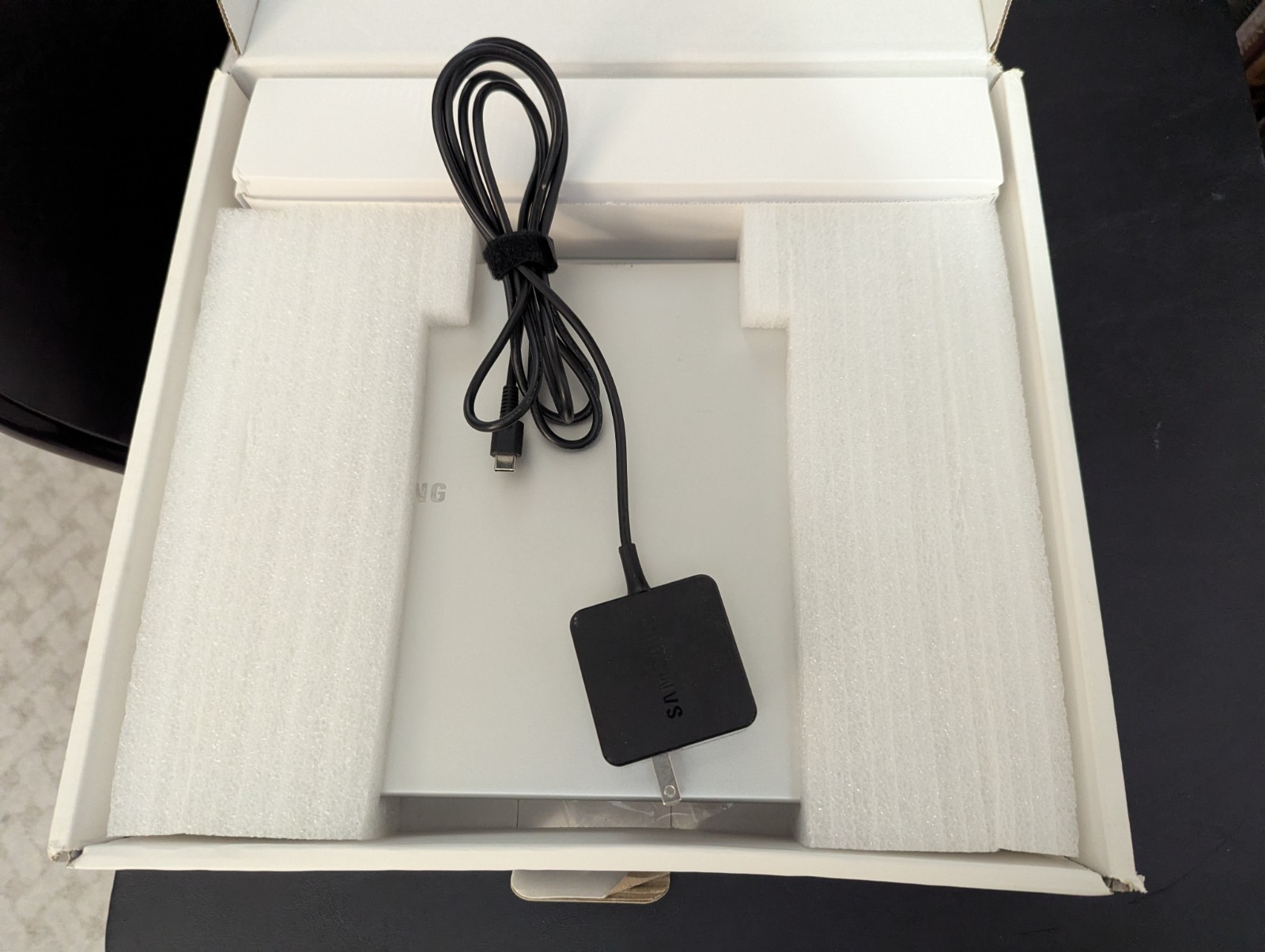 SAMSUNG Chromebook Plus (513C24-K01) 12.3″ (2400×1600) 2-in-1 with new battery
