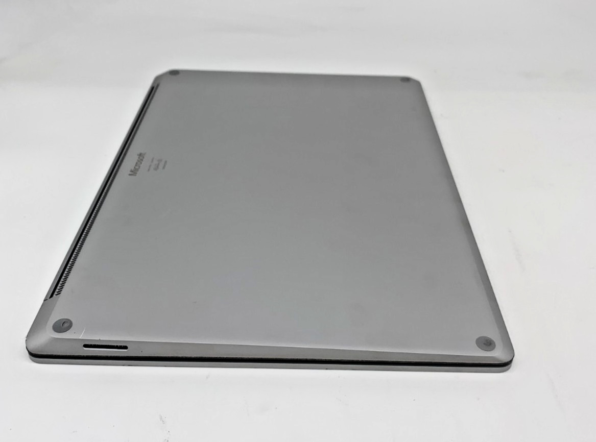Microsoft Surface Laptop 1769 i5-7300U 2.6GHz 256GB SSD 8GB DDR3 Silver C/READ